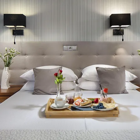 호텔 Aqua - Destigo 3*